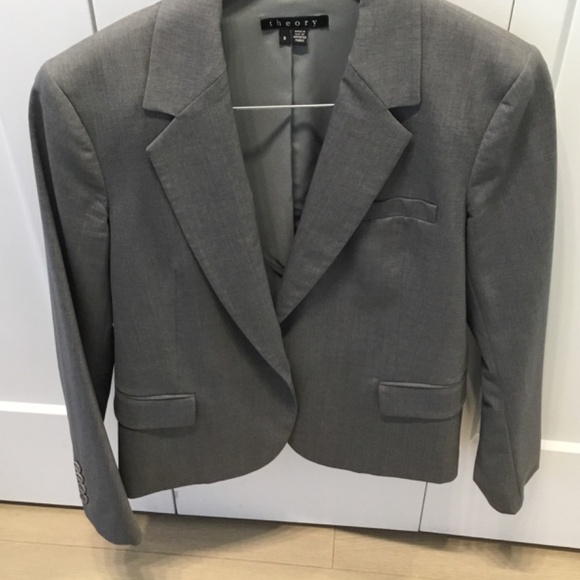 Theory grey suit size 8 - Picture 4 of 6